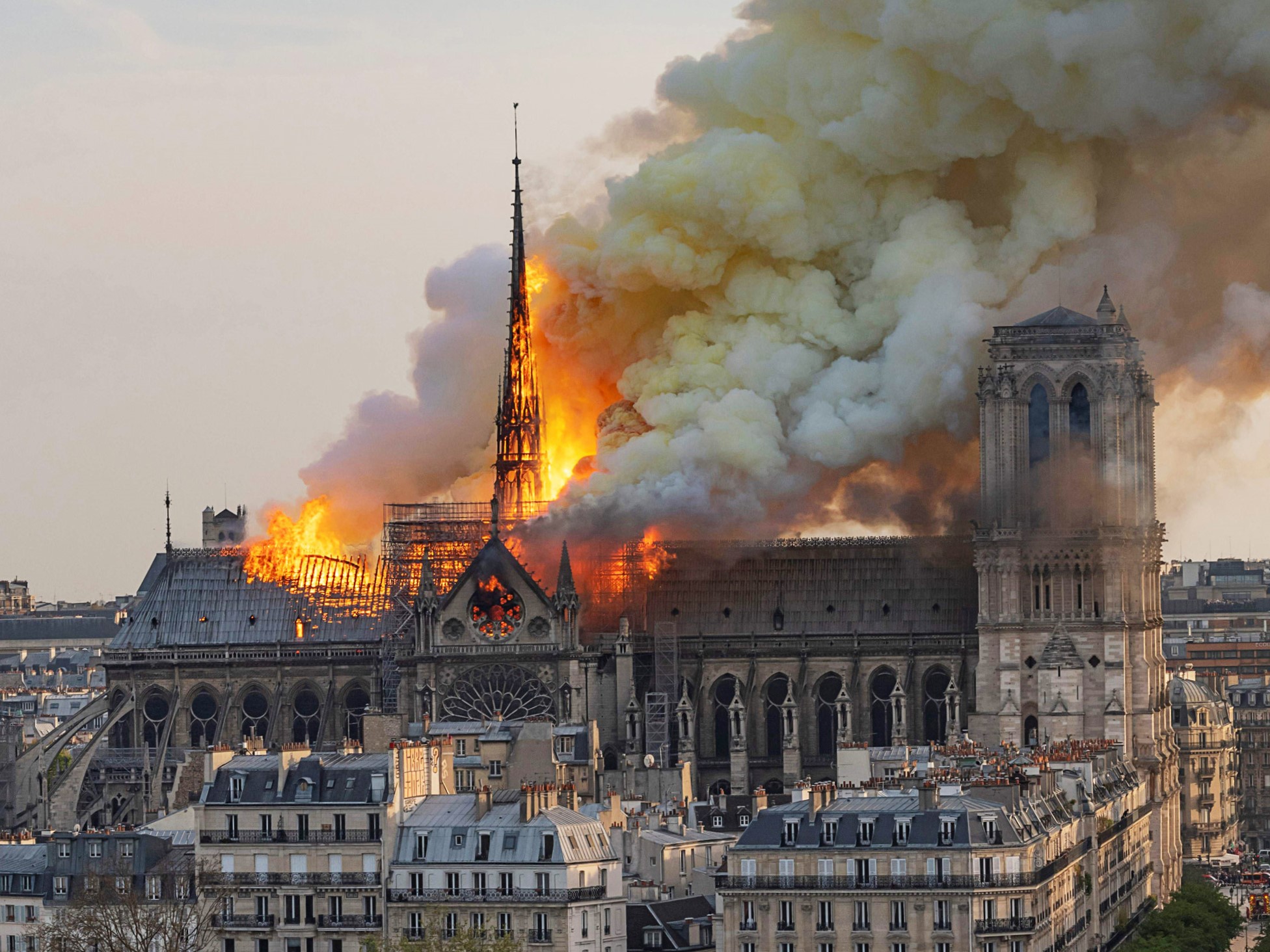 9_Notre-Dame-Paris-Fire-Bloomberg.jpg