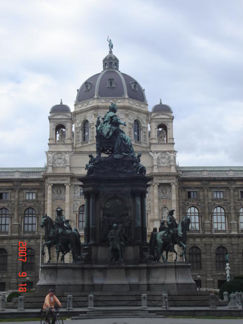 Praga&Vena 191 - Copy.jpg